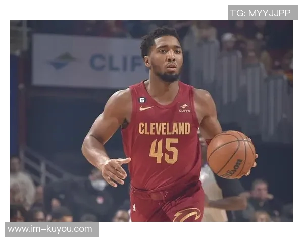 米切尔:球队逐步完善攻防体系本场比赛本有机会赢得胜利 米切尔:球队逐步完善攻防体系本场比赛本有机会赢得胜利